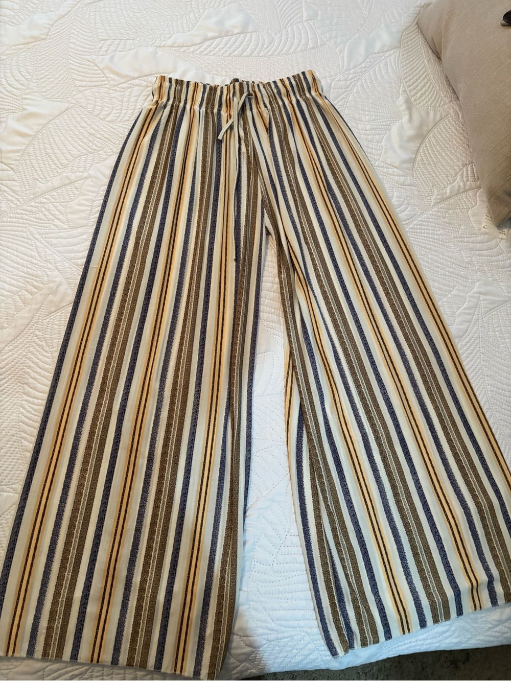 Striped Wide-Leg Pants in Cream and Navy – Women Pants & Jumpsuits